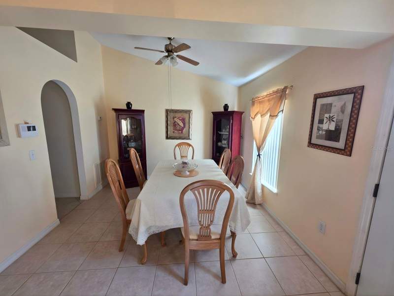 4 bedroom Single Family Residence at 907 Stockport Drive, Poinciana Village 2 Nbhd 1, Kissimmee — photo 3