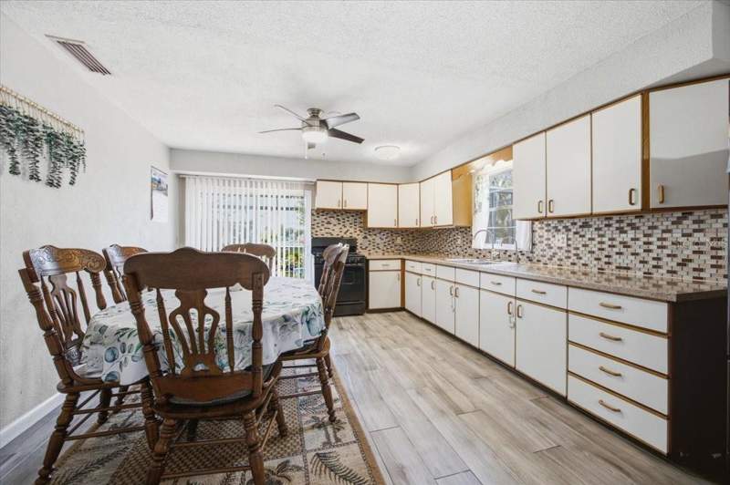4 bedroom Single Family Residence at 2266 Lake Lizzie Court, Millers Grove 1, St Cloud — photo 4