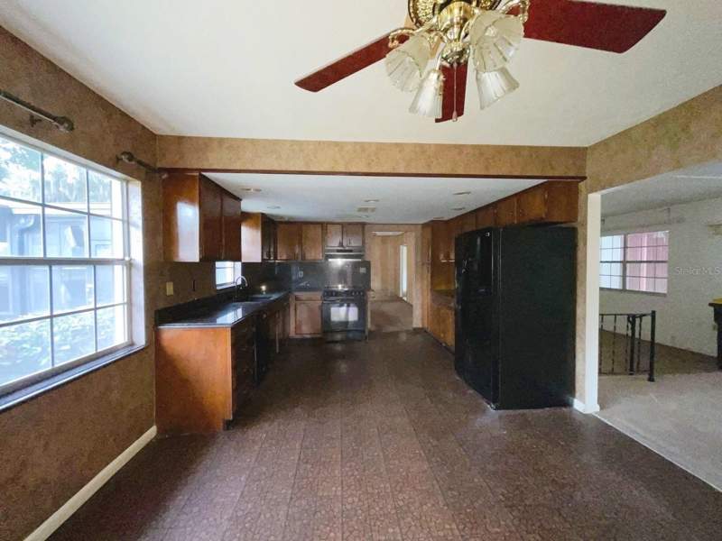 4 bedroom Single Family Residence at 603 W Ocala Street, Umatilla Wingfield Sub, Umatilla — photo 2