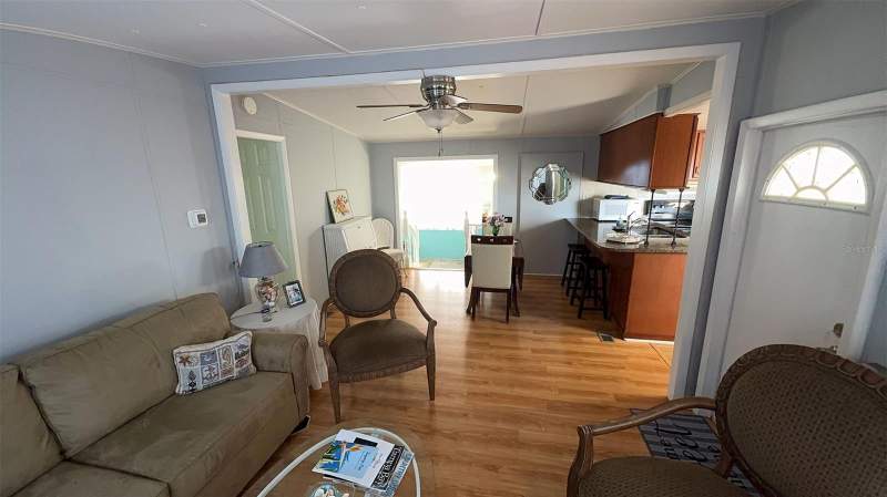 1 bedroom Mobile Home at 4851 W Gandy Boulevard #B7L43, Regency Cove A Cooperative, Tampa — photo 4
