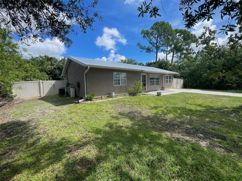 2 bedroom Single Family Residence at 23320 Van Buren Avenue, Port Charlotte Sec 020, Port Charlotte — photo 2