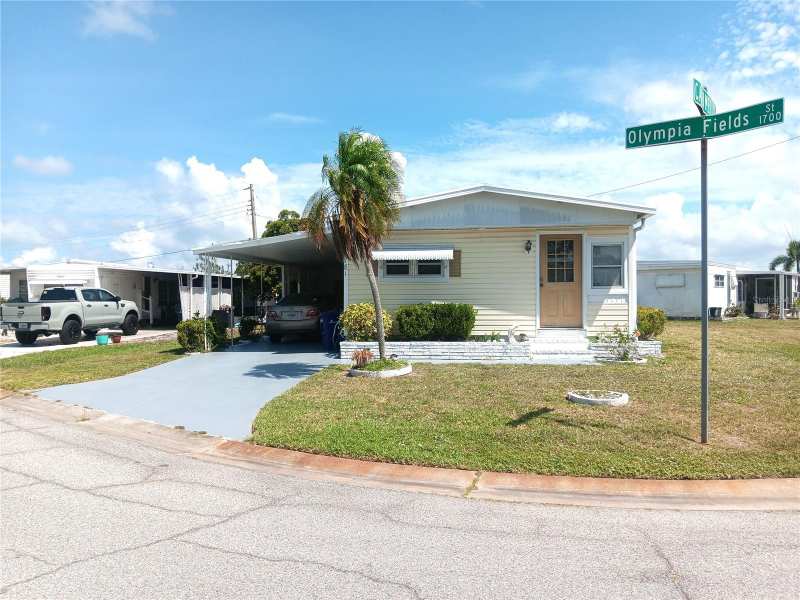 2 bedroom Mobile Home at 1781 Olympia Fields Street, Tri-Par Estates, Sarasota — photo 1