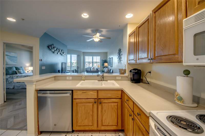 2 bedroom Condominium at 2090 Matecumbe Key Road #1202, Harbor Towers At Burnt Store, Punta Gorda — photo 5