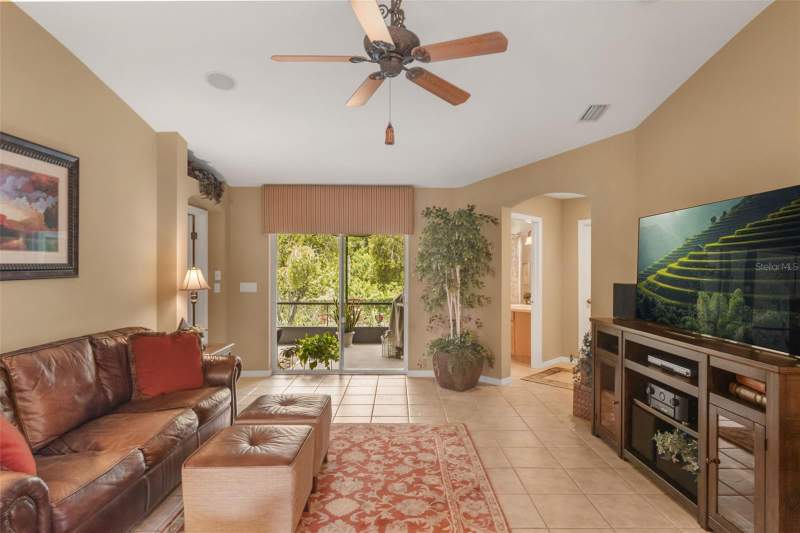 3 bedroom Single Family Residence at 13813 Sigler Street, South Fork Unit 2, Riverview — photo 5