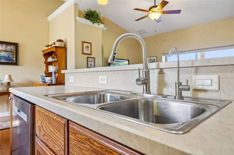 81 Fairway Circle, Umatilla FL - photo 15 of 46