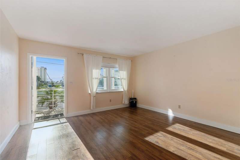 1 bedroom Condominium at 4565 Duhme Road #203, Madrigal Apts Unit 1 Condo, St Petersburg — photo 5