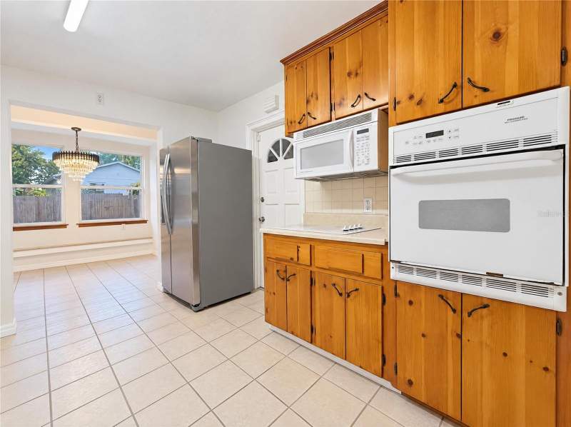 3 bedroom Single Family Residence at 1713 Hillside Drive, Riverbend Manor, Tampa — photo 2