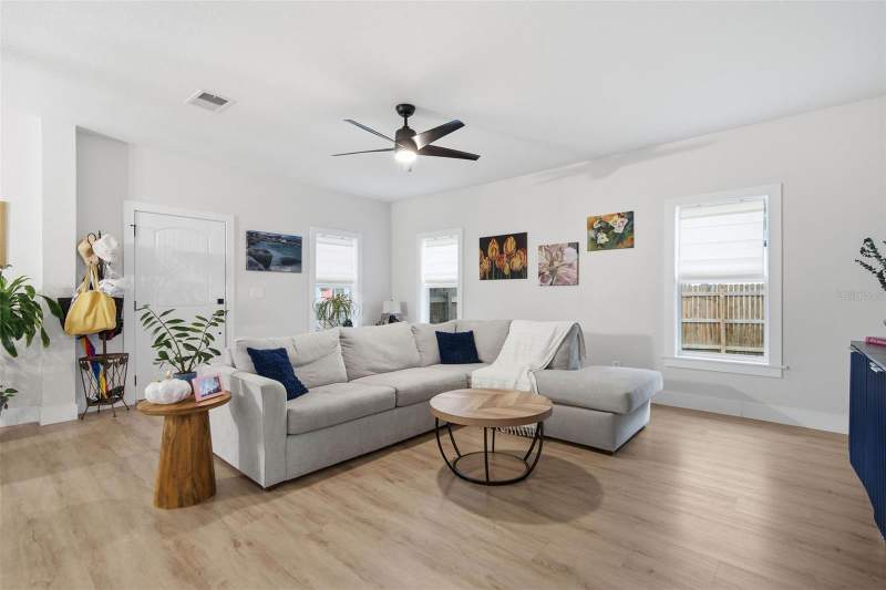 3 bedroom Single Family Residence at 1537 Palmetto Street, Oak Hills, Clearwater — photo 4