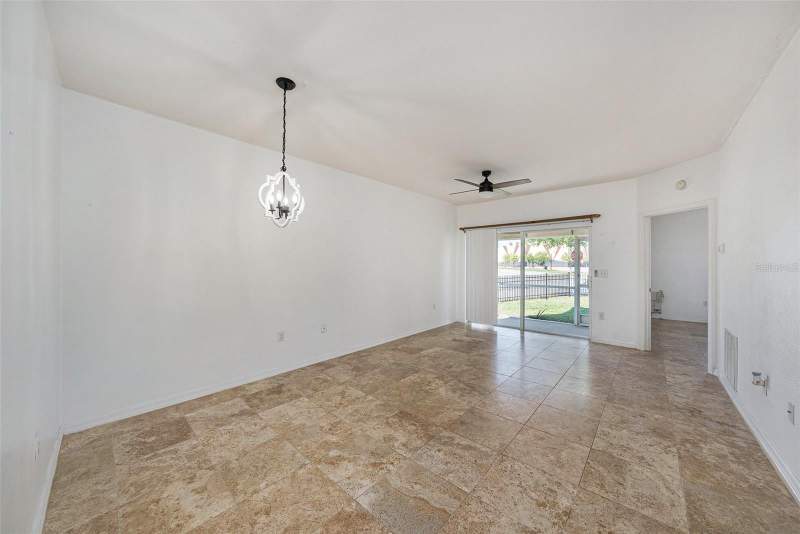 3 bedroom Condominium at 6011 Skydale Way #101, Villages Of Bloomingdale Condo, Riverview — photo 5