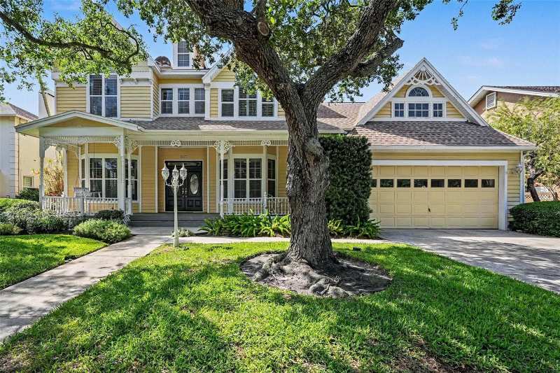 5 bedroom Single Family Residence at 833 Marco Drive, Riviera Bay Second Add Pt Rep & Add, St Petersburg — photo 1