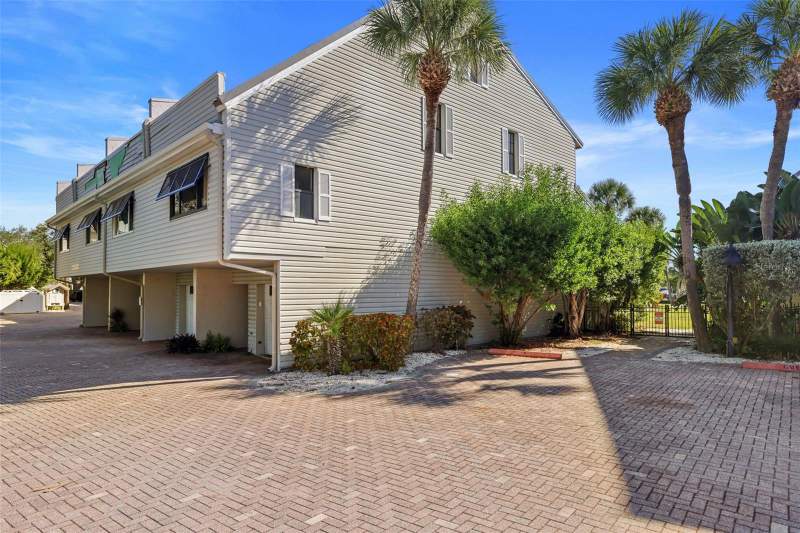 2 bedroom Townhouse at 1355 Pinellas Bayway #19, Pirates Cove Club Condo, Tierra Verde — photo 2