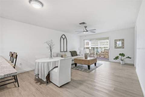 2265 Bancroft Circle #B, Palm Harbor FL - photo 14 of 40