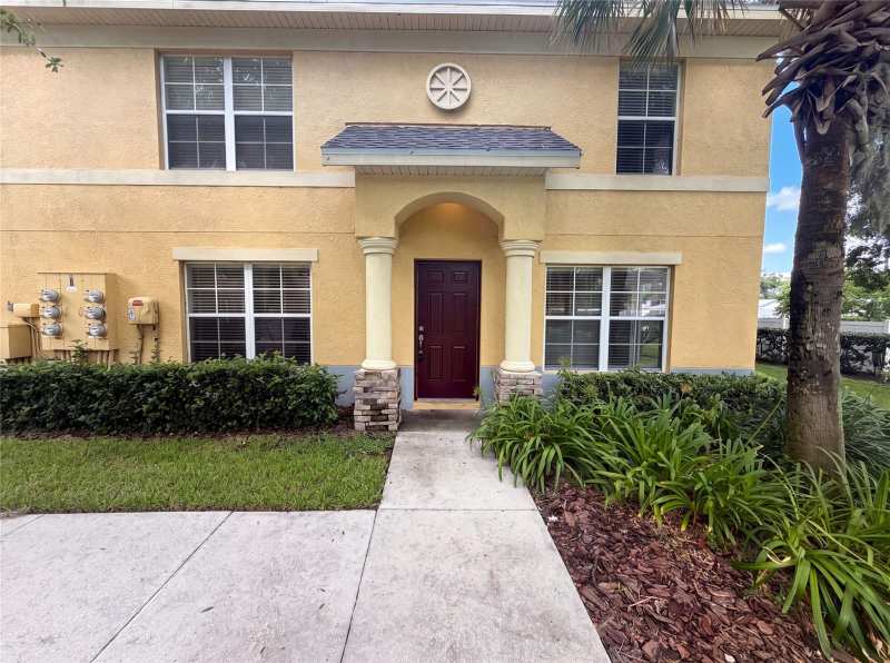 3 bedroom Townhouse at 37557 Daliha Terrace, Eiland Park Twnhms, Zephyrhills — photo 1