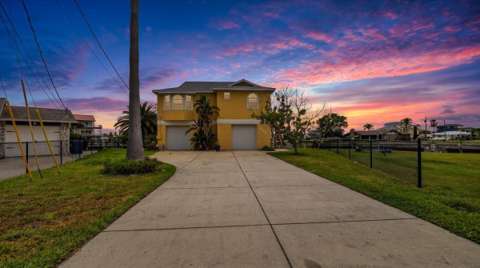 4365 4Th Isle Drive, golf community for sale in Hernando Beach