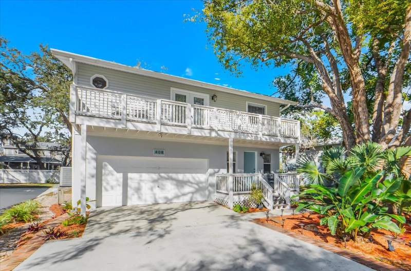 3 bedroom Single Family Residence at 408 Georgia Avenue, Crystal Beach Rev, Crystal Beach — photo 3