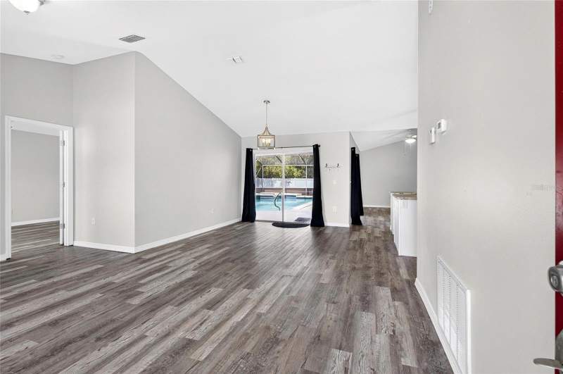 4 bedroom Single Family Residence at 718 Toulon Drive, Poinciana Village 5 Nbhd 1, Kissimmee — photo 3