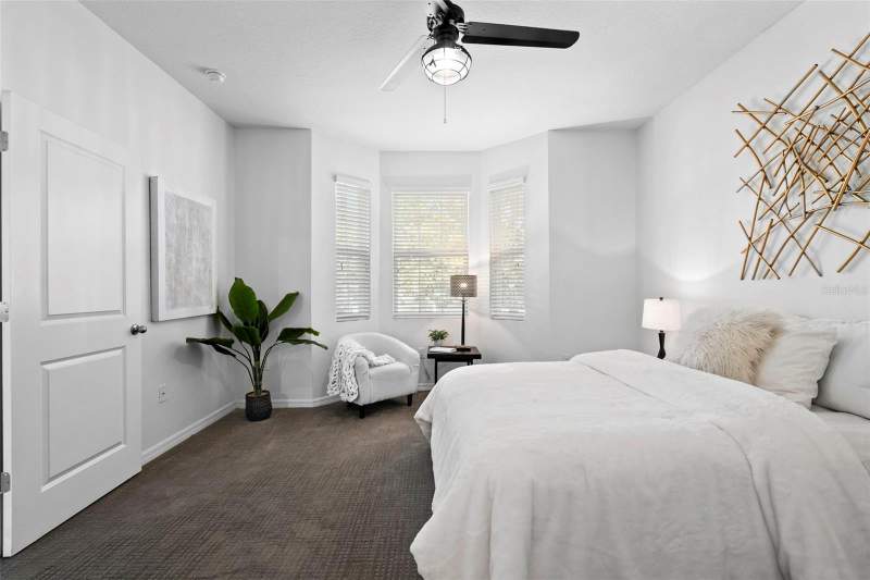 3 bedroom Townhouse at 5252 6TH WAY, COLONNADE, ST PETERSBURG — photo 4