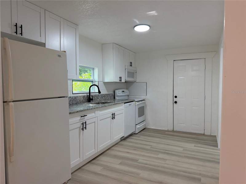 2 bedroom Single Family Residence at 3403 Lindell Avenue, American Sub Corr, Tampa — photo 3