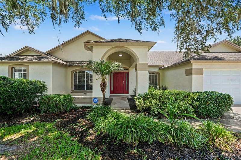 4 bedroom Single Family Residence at 2909 Starmount Drive, Buckhorn Fifth Add Unit 1, Valrico — photo 1