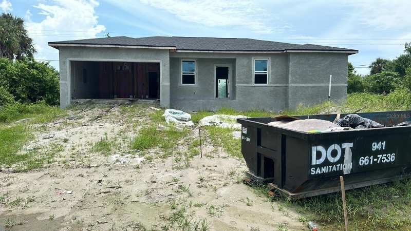 4 bedroom Single Family Residence at 18581 Lake Worth Boulevard, Port Charlotte Sec 037, Port Charlotte — photo 1
