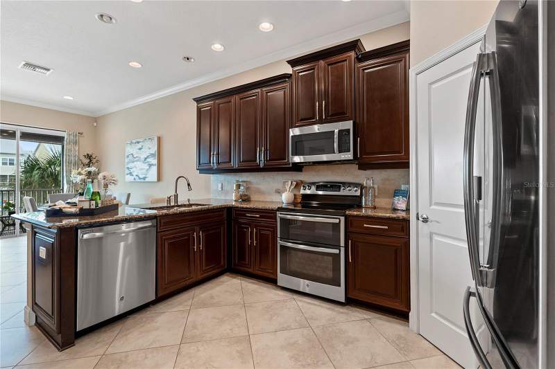 3 bedroom Townhouse at 6043 Anchorage Way, Cove At Loggerhead Marina, St Petersburg — photo 4