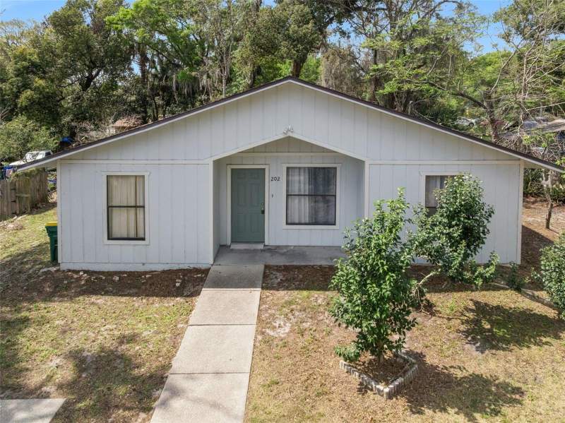 3 bedroom Single Family Residence at 202 S Boston Avenue, Blecks Blks 150 & 160, Deland — photo 2