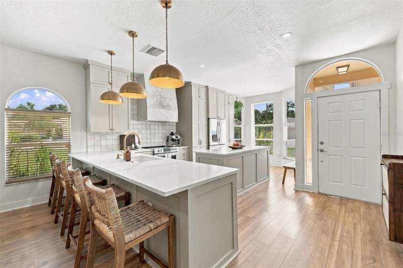 3 bedroom Single Family Residence at 624 Kingsmill Court, Kingsmill, Oldsmar — photo 3