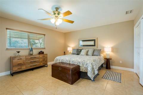 541 Crystal Drive, Madeira Beach FL - photo 21 of 38