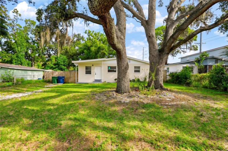 3 bedroom Single Family Residence at 2438 N Ramona Circle, Ramona Park, Tampa — photo 2