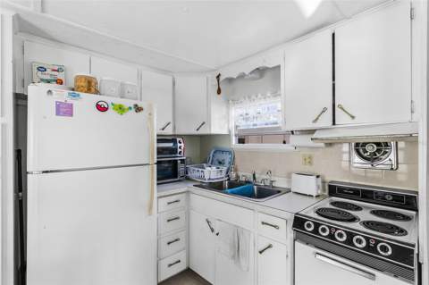 12766 Seminole Boulevard #10, Largo FL - photo 8 of 24