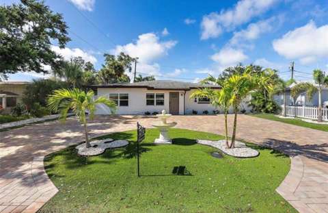 6750 W Flamingo Way, home for sale in St. Petersburg 33707