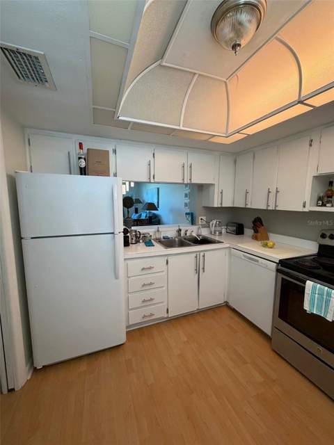 2621 Cove Cay Drive #508, Clearwater FL - photo 6 of 38