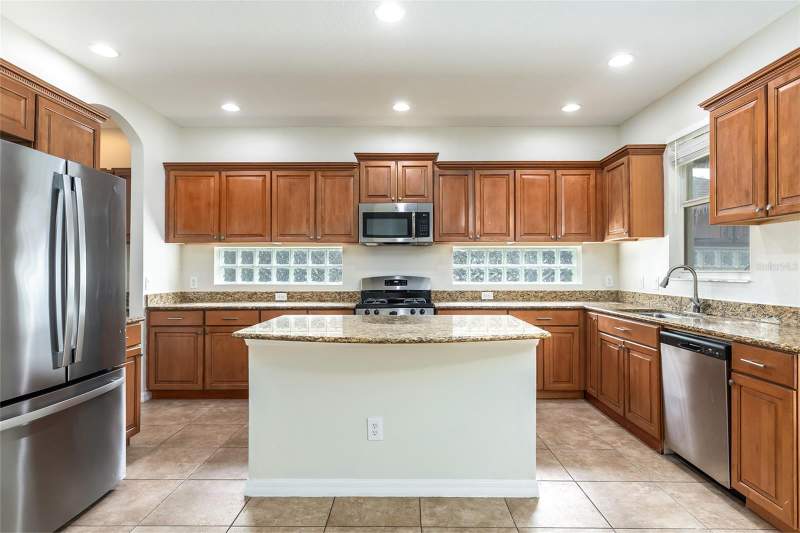 4 bedroom Single Family Residence at 13844 Amelia Pond Drive, Summerport Phase 1, Windermere — photo 4
