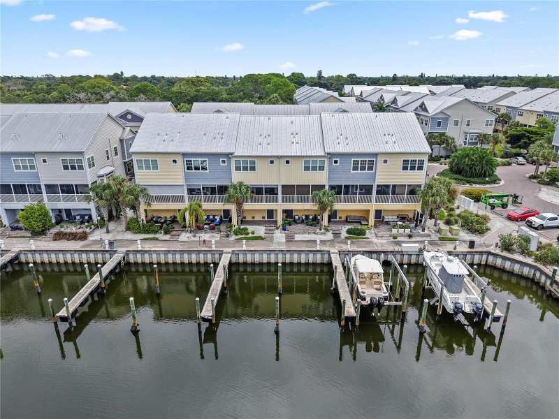 3 bedroom Townhouse at 6043 Anchorage Way, Cove At Loggerhead Marina, St Petersburg — photo 1