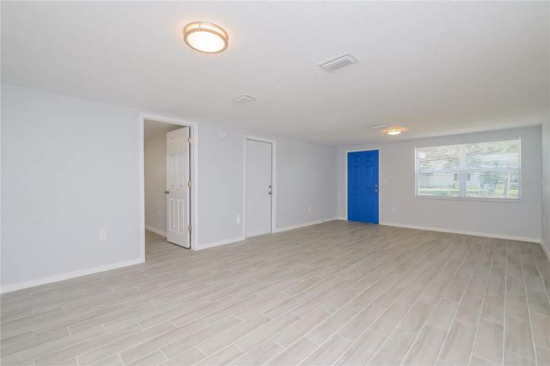 3 bedroom Single Family Residence at 5340 Baroque Drive, Forest Hills, Holiday — photo 3