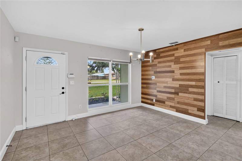 3 bedroom Single Family Residence at 2125 N HERCULES AVENUE, LAKE CITRUS ESTATES, CLEARWATER — photo 4
