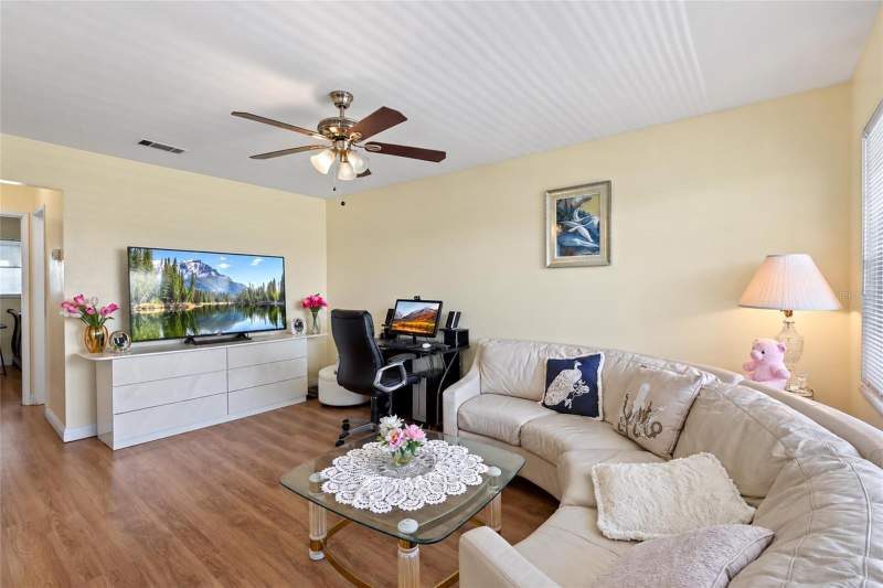 1 bedroom Condominium at 5875 18th Street #15, Town Apts Condo, St Petersburg — photo 5