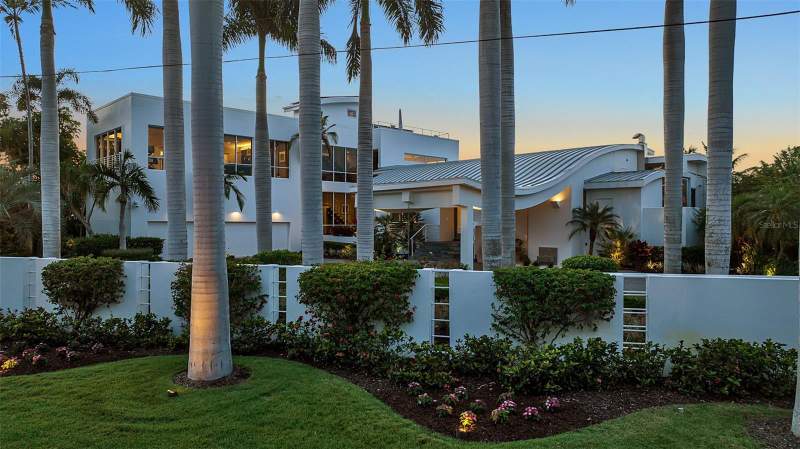 4 bedroom Single Family Residence at 445 McKinley Drive, Lido Beach Div B 3, Sarasota — photo 5