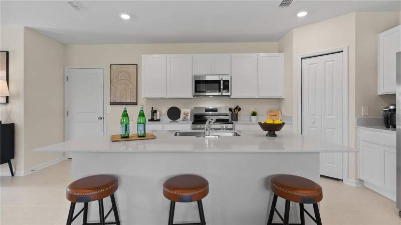 4 bedroom Single Family Residence at 1568 Willow Garden Road, Pine Meadows 40'S, Eustis — photo 4