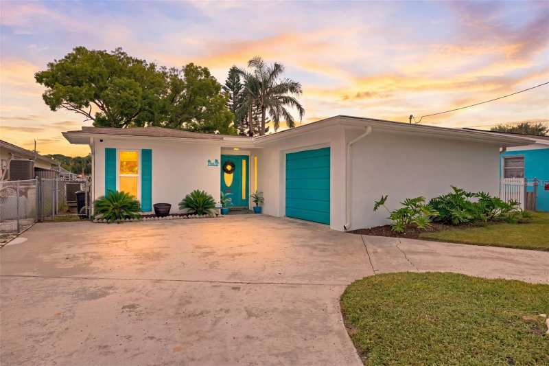 3 bedroom Single Family Residence at 4920 Pelican Drive, Flor A Mar, New Port Richey — photo 1