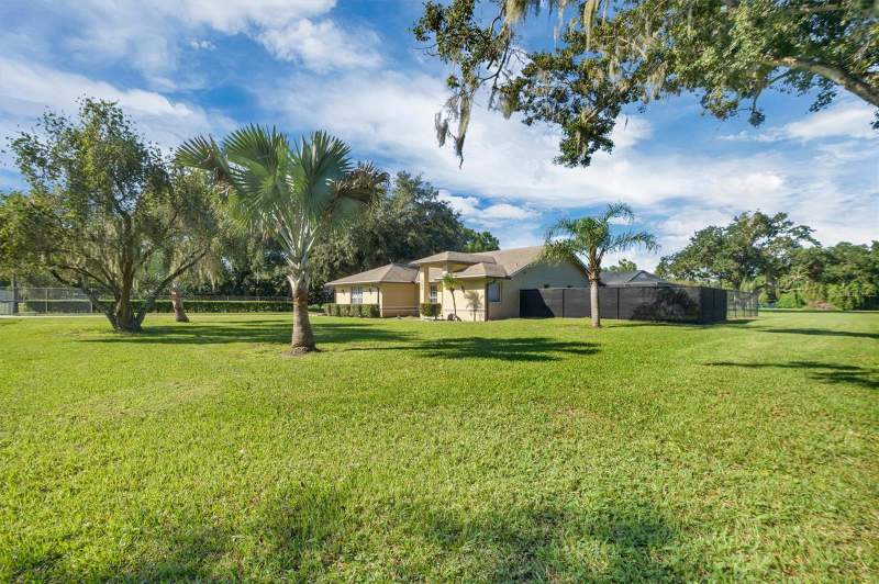 3 bedroom Single Family Residence at 302 N Webb Road, Plant City, Plant City — photo 2