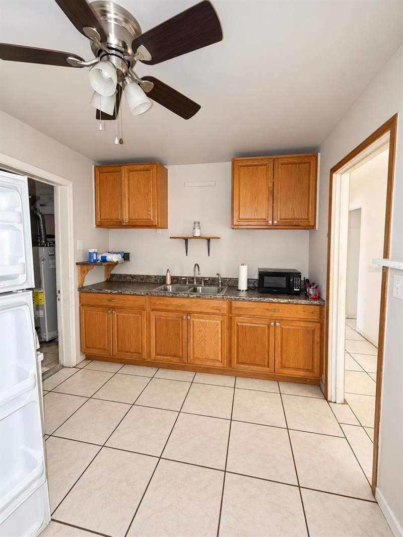 3 bedroom Single Family Residence at 907 NE 24th Street, Florida Gardens, Gainesville — photo 2
