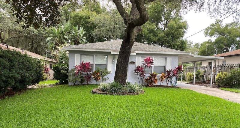 3 bedroom Single Family Residence at 2010 1/2 Vine Street, Schaeffer Sub, Leesburg — photo 2