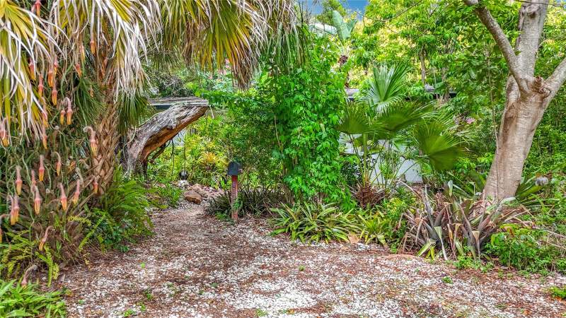 2 bedroom Single Family Residence at 6330 Emerson Avenue, Spencer Sub, St Petersburg — photo 2