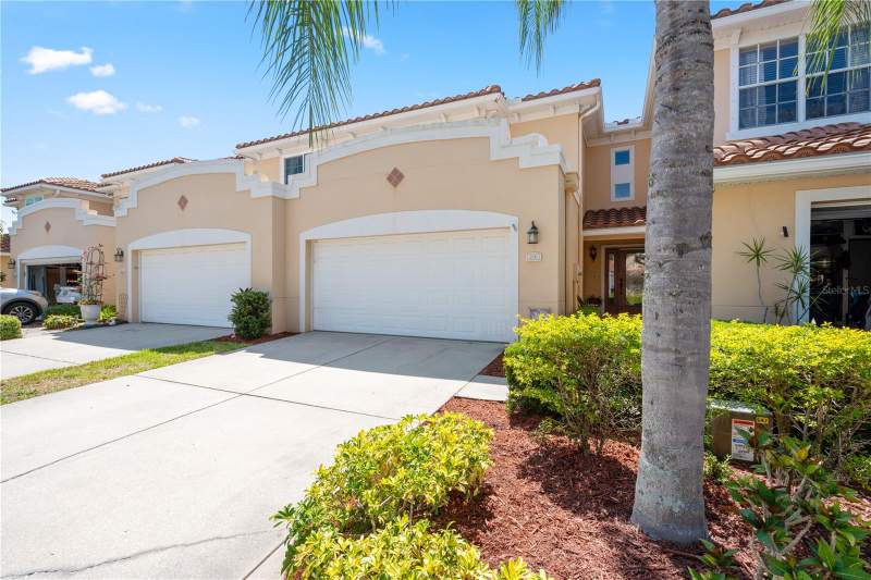 3 bedroom Townhouse at 210 Valencia Circle, Villas Of Carillon, St Petersburg — photo 3