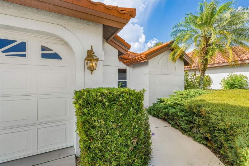 3 bedroom Single Family Residence at 924 Harbor Town Drive, Chestnut Creek Patio Homes, Venice — photo 2