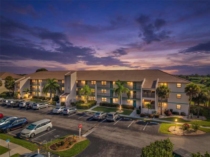 2 bedroom Condominium at 175 Kings Highway ##227-B7, Newport 01 Ph 06 Bldg 02, Punta Gorda — photo 1