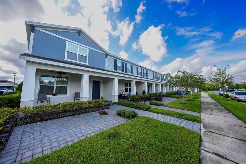 3 bedroom Townhouse at 643 Belgrove Street, Rivington Ph 1A, Debary — photo 1