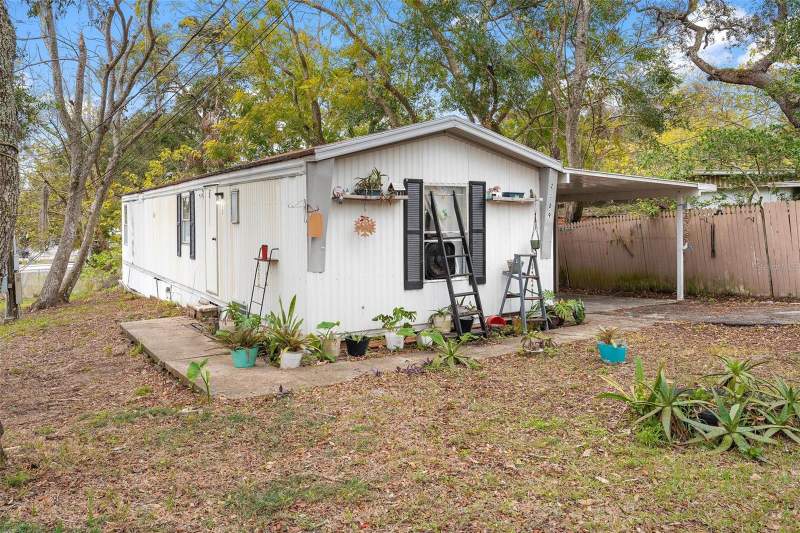 2 bedroom Manufactured Home at 2109 Hialeah Avenue, Indian Hill, Leesburg — photo 5