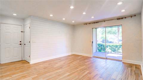 9481 Highland Oak Drive #1001, Tampa FL - photo 8 of 35